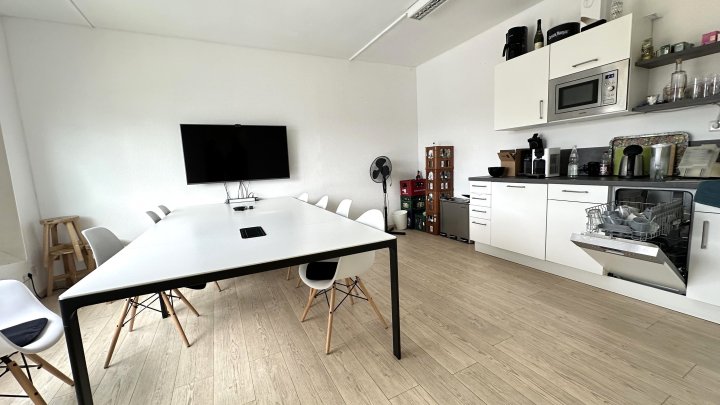Zentrales und preiswertes Büro in Domnähe