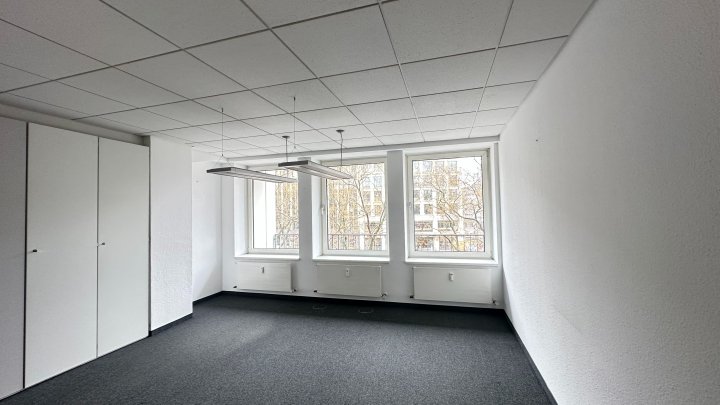 Büro mit Balkon am Rudolfplatz zu vermieten