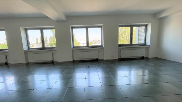 Im Alleinauftrag! Modernes Büro mit perfekter Autobahnanbindung in Köln-Bilderstöckchen