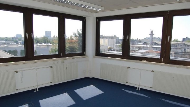 Büro- und Hallenflächen im Technologiepark