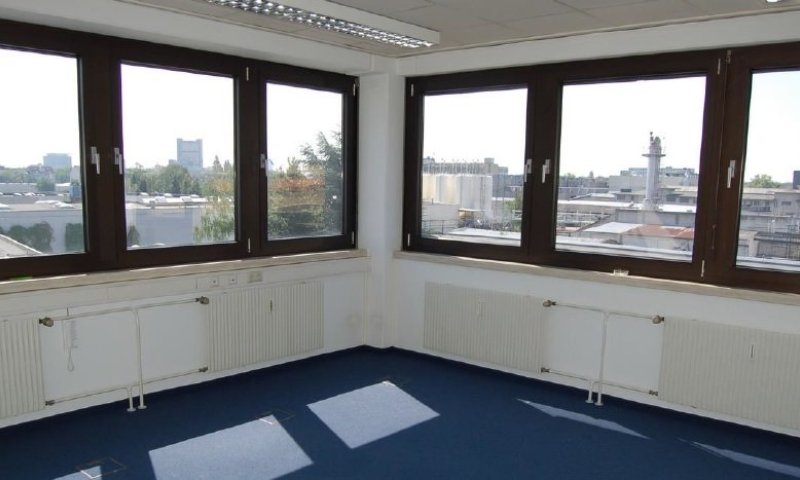 Büro- und Hallenflächen im Technologiepark