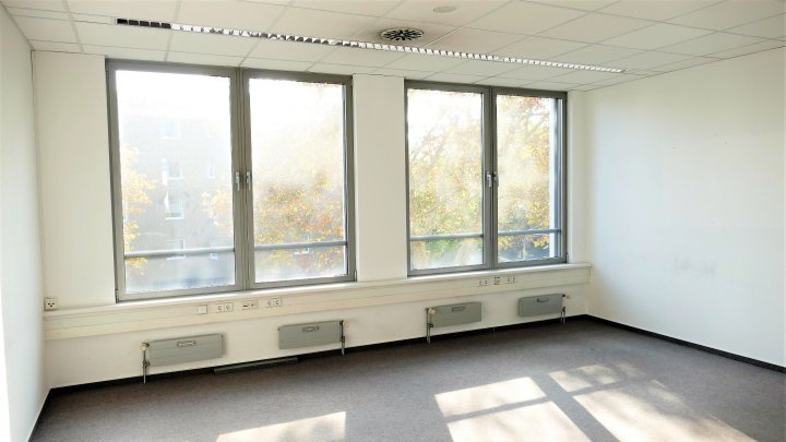 Attraktives Gebäude mit flexibler Raumaufteilung in Braunsfeld