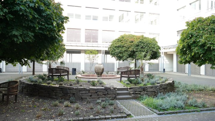Attraktives Gebäude mit flexibler Raumaufteilung in Braunsfeld