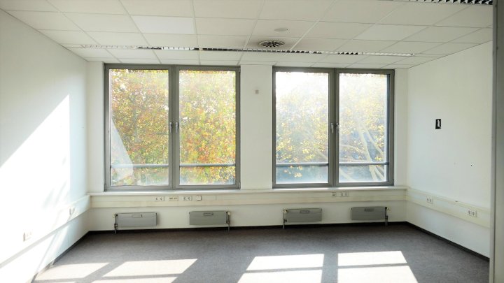Attraktives Gebäude mit flexibler Raumaufteilung in Braunsfeld