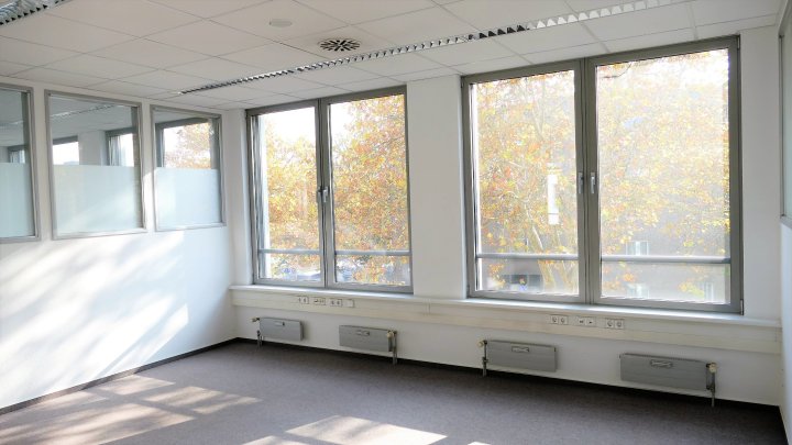 Attraktives Gebäude mit flexibler Raumaufteilung in Braunsfeld