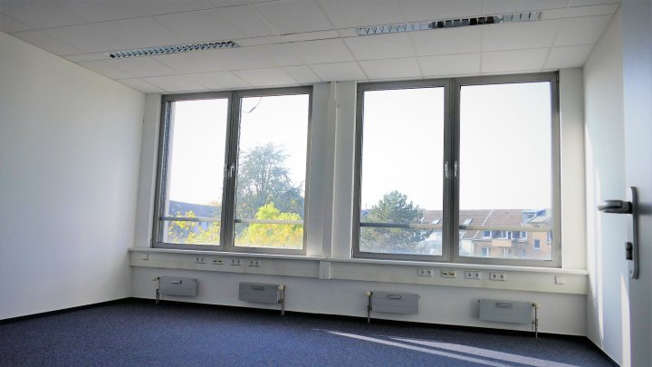 Attraktives Gebäude mit flexibler Raumaufteilung in Braunsfeld