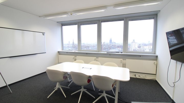 Arbeiten im Hochhaus mit tollem Blick am Barbarossaplatz!