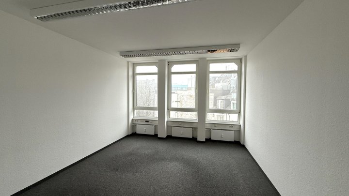 Attraktives Büro am beliebten Friesenplatz