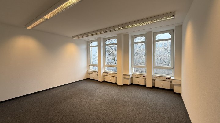 Attraktives Büro am beliebten Friesenplatz