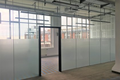 Büro mit  Glas