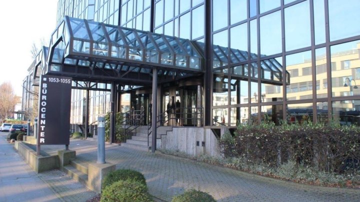 Gekühltes Büro mit guter Autobahnanbindung und optimaler ÖPNV