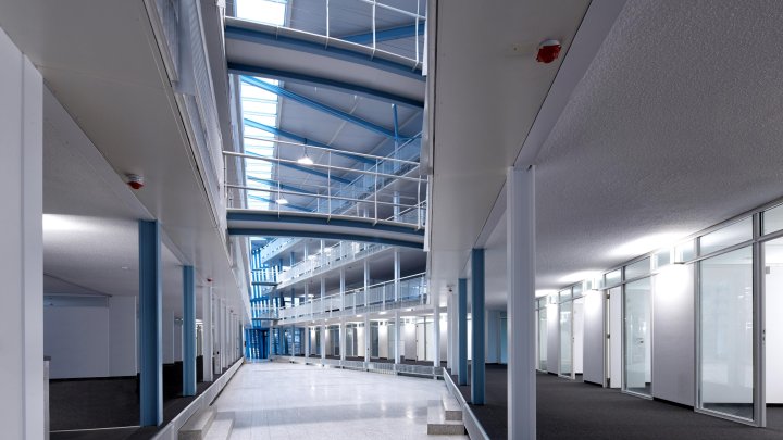 Ausgefallenes Low Energy Bürohaus in Ossendorf
