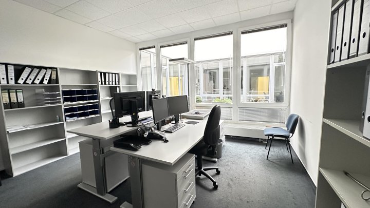 Großzügige Büro-, oder Praxisfläche im Goltsteinforum