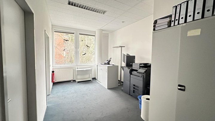 Großzügige Büro-, oder Praxisfläche im Goltsteinforum