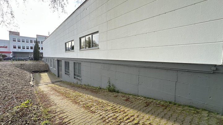 anfahrbares Lager im Untergeschoss in Ossendorf