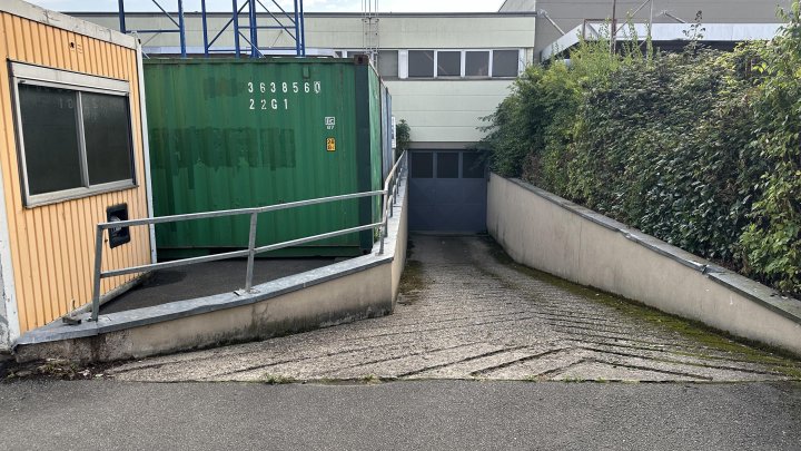 anfahrbares Lager im Untergeschoss in Ossendorf