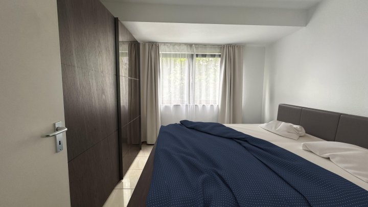 Dachgeschosswohnung mit Galeriegeschoss und großem Balkon in Müngersdorf