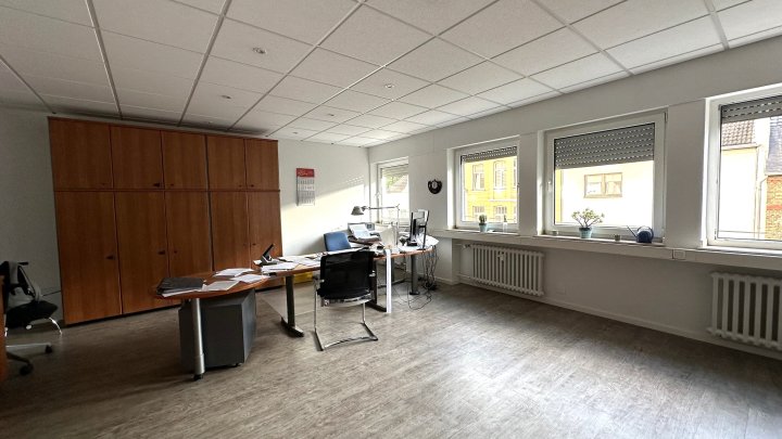 Klassisches Büro mit guter Ausstattung in Köln Weidenpesch!