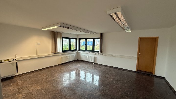 Büro- und Hallenfläche mit gehobener Ausstattung