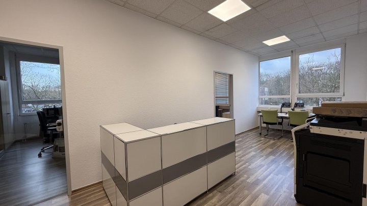 Büro mit guter Ausstattung in Köln-Ossendorf! Kurzfristig verfügbar!