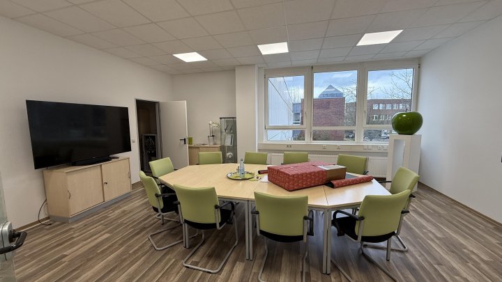 Büro mit guter Ausstattung in Köln-Ossendorf! Kurzfristig verfügbar!