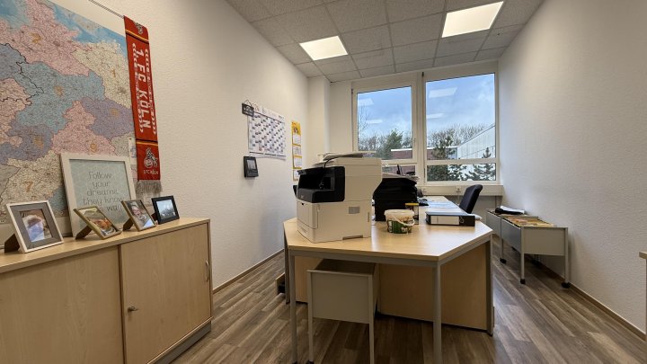 Büro mit guter Ausstattung in Köln-Ossendorf! Kurzfristig verfügbar!