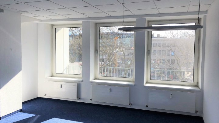 Büro mit Balkon am Rudolfplatz zu vermieten
