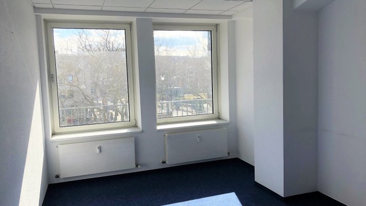 Büro mit Balkon am Rudolfplatz zu vermieten