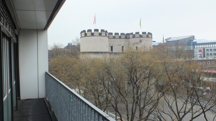 Büro mit Balkon am Rudolfplatz zu vermieten