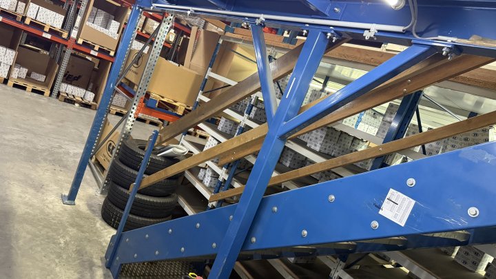 gepflegte Büro-/Hallenkombi für Solitärmieter in Ossendorf