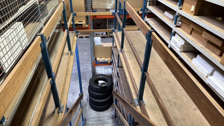 gepflegte Büro-/Hallenkombi für Solitärmieter in Ossendorf