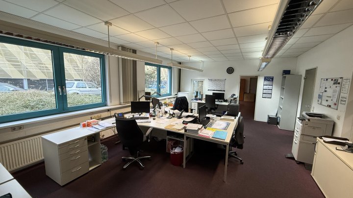 gepflegte Büro-/Hallenkombi für Solitärmieter in Ossendorf