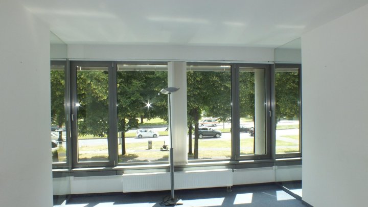 Repräsentatives Bürogebäude in werbewirksamer Ecklage und Nähe zum Aachener Weiher