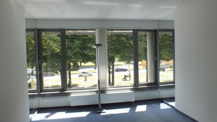 Repräsentatives Bürogebäude in werbewirksamer Ecklage und Nähe zum Aachener Weiher