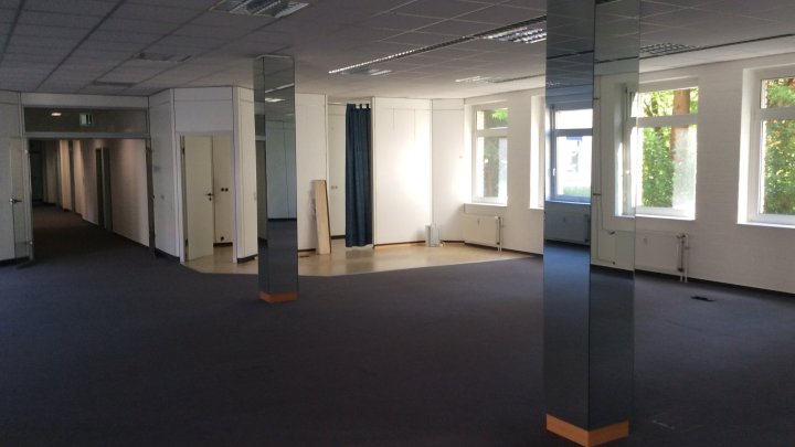 Bürohaus im Gewerbegebiet Rodenkirchen zu vermieten