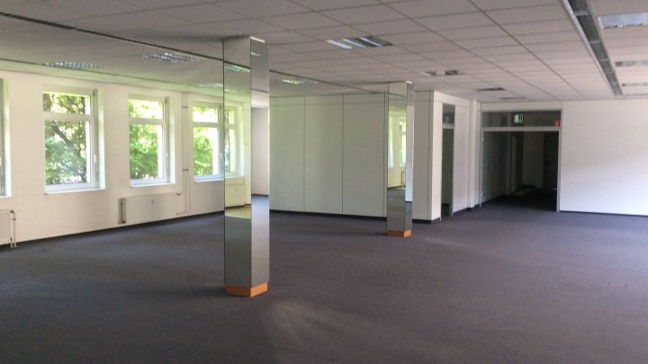 Bürohaus im Gewerbegebiet Rodenkirchen zu vermieten
