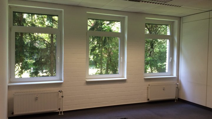 Bürohaus im Gewerbegebiet Rodenkirchen zu vermieten