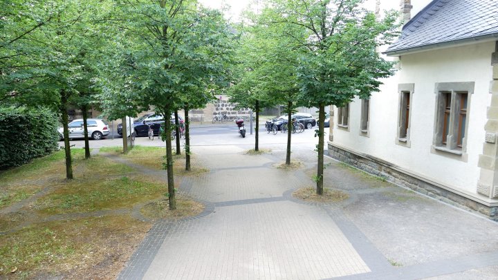 Moderne Büros auf historischem Grund im 