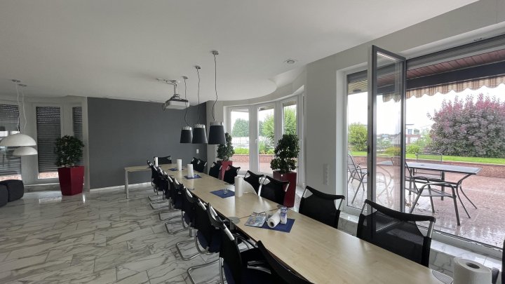 Saniertes und vollklimatisiertes Bürohaus in Westhoven