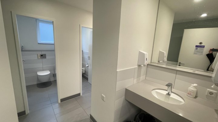 Saniertes und vollklimatisiertes Bürohaus in Westhoven