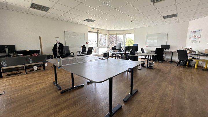 Neuer Mieter gesucht! Büro Nahe der Bastei mit kleiner Terrasse!