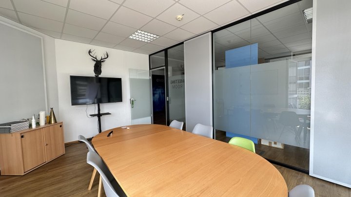 Neuer Mieter gesucht! Büro Nahe der Bastei mit kleiner Terrasse!