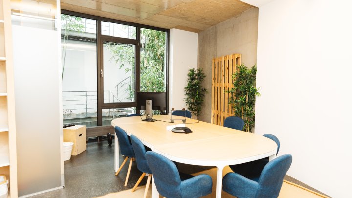 Alleinauftrag! Loftbüro mit Terrasse in ruhiger Lage