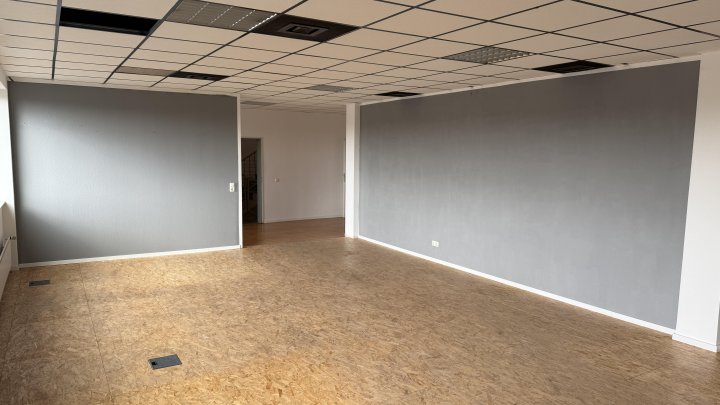 Büro, Praxis oder mehr? Top-Gewerbefläche in Volksgartennähe!