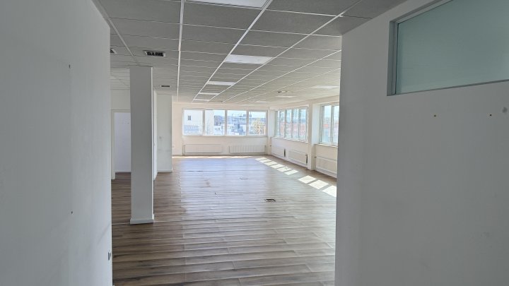 Büro, Praxis oder mehr? Top-Gewerbefläche in Volksgartennähe!