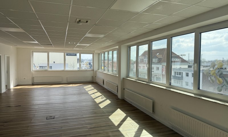 Büro, Praxis oder mehr? Top-Gewerbefläche in Volksgartennähe!