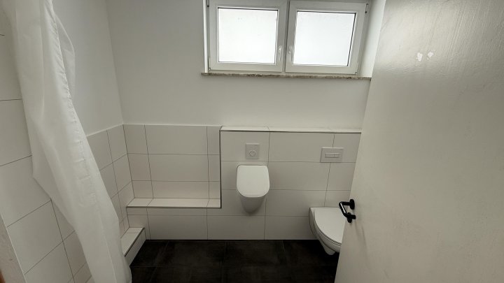 Büro, Praxis oder mehr? Top-Gewerbefläche in Volksgartennähe!