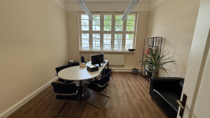 Repräsentative Bürofläche in denkmalgeschützter Fabrikantenvilla – 