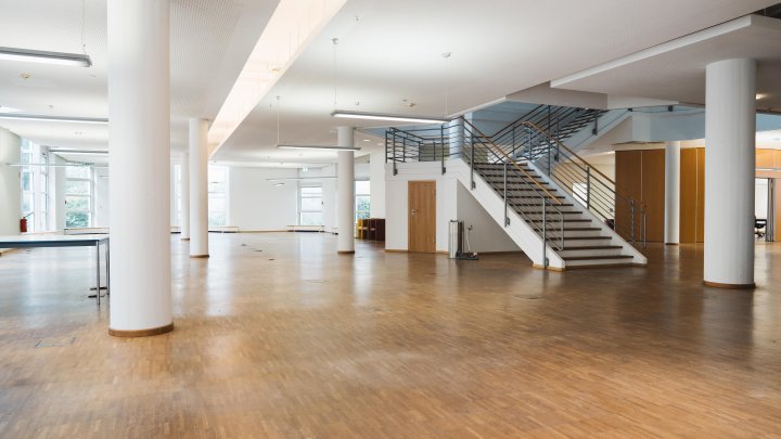 Im Alleinauftrag! Ihr neues Loftbüro mit Terrasse und Stellplätzen in Rheinnähe!