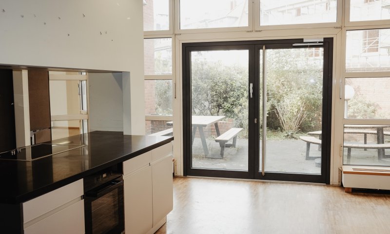Im Alleinauftrag! Ihr neues Loftbüro mit Terrasse und Stellplätzen in Rheinnähe!
